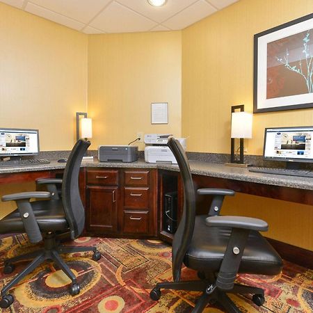 Hampton Inn Muscatine Bagian luar foto