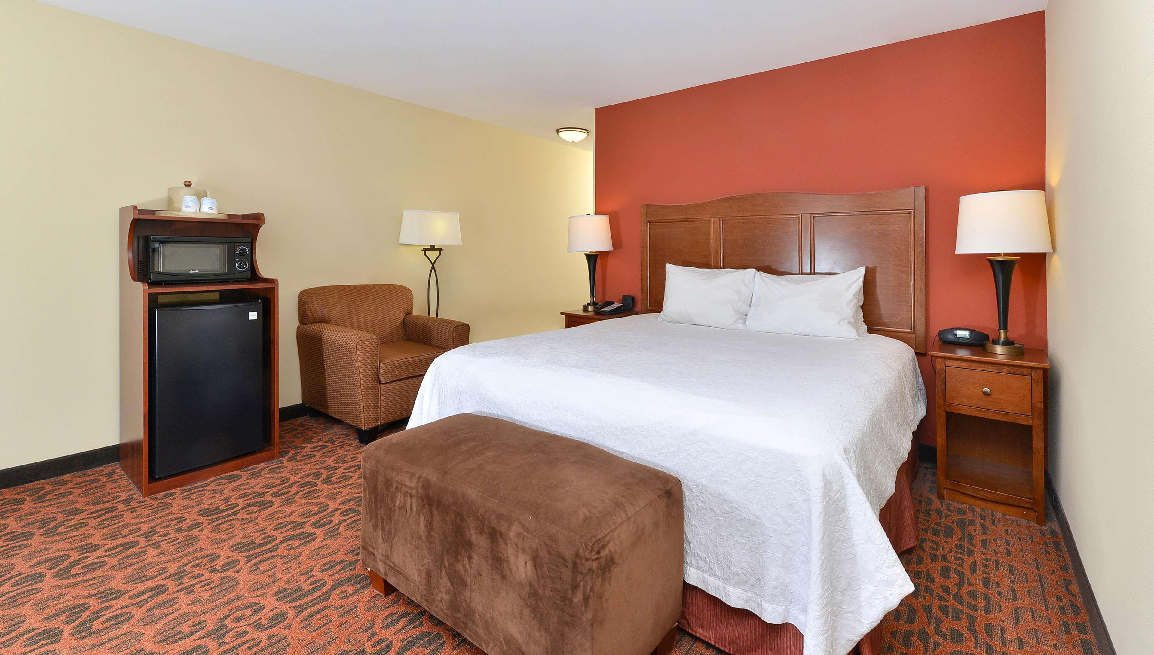 Hampton Inn Muscatine Bagian luar foto