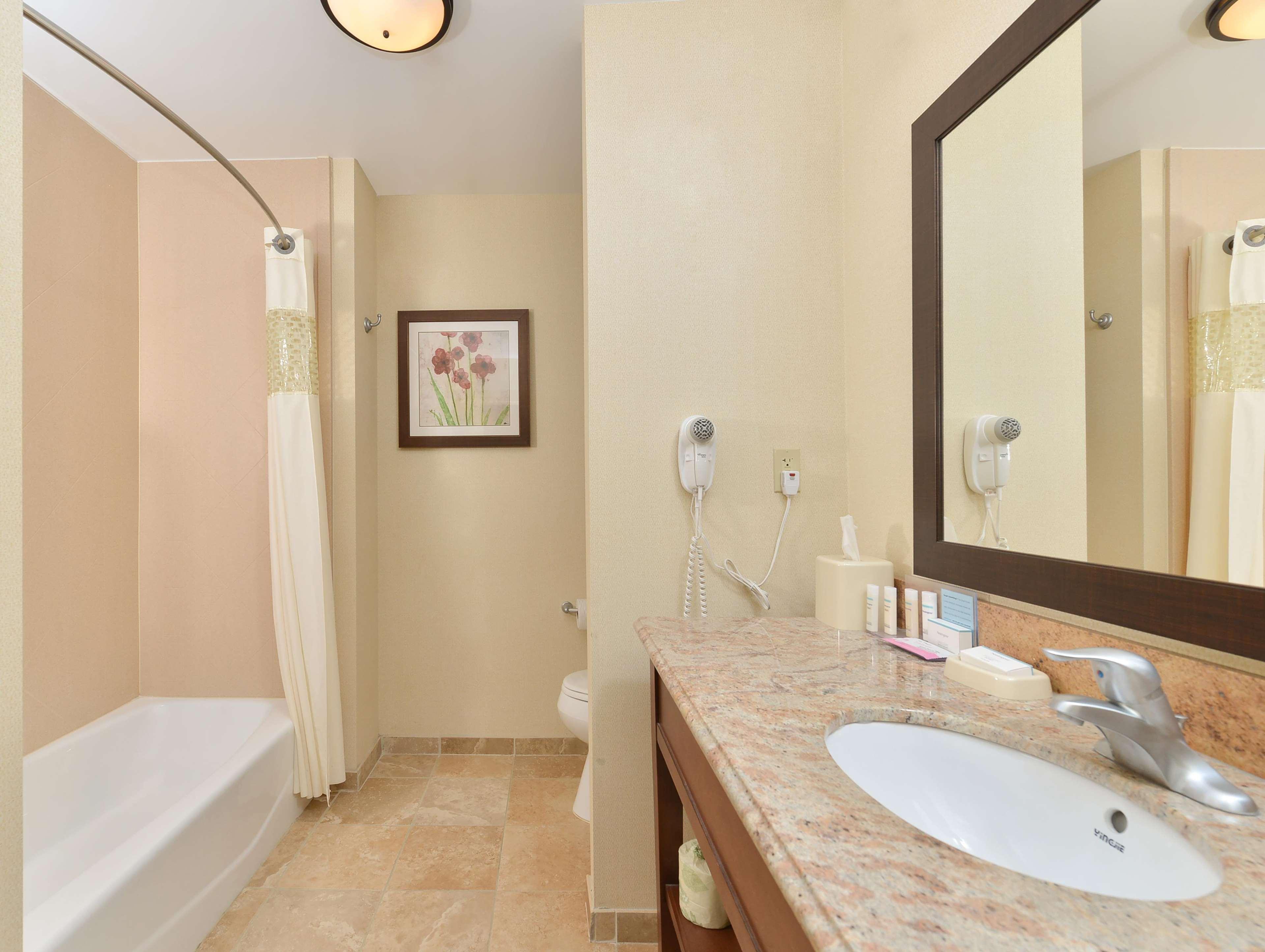 Hampton Inn Muscatine Bagian luar foto