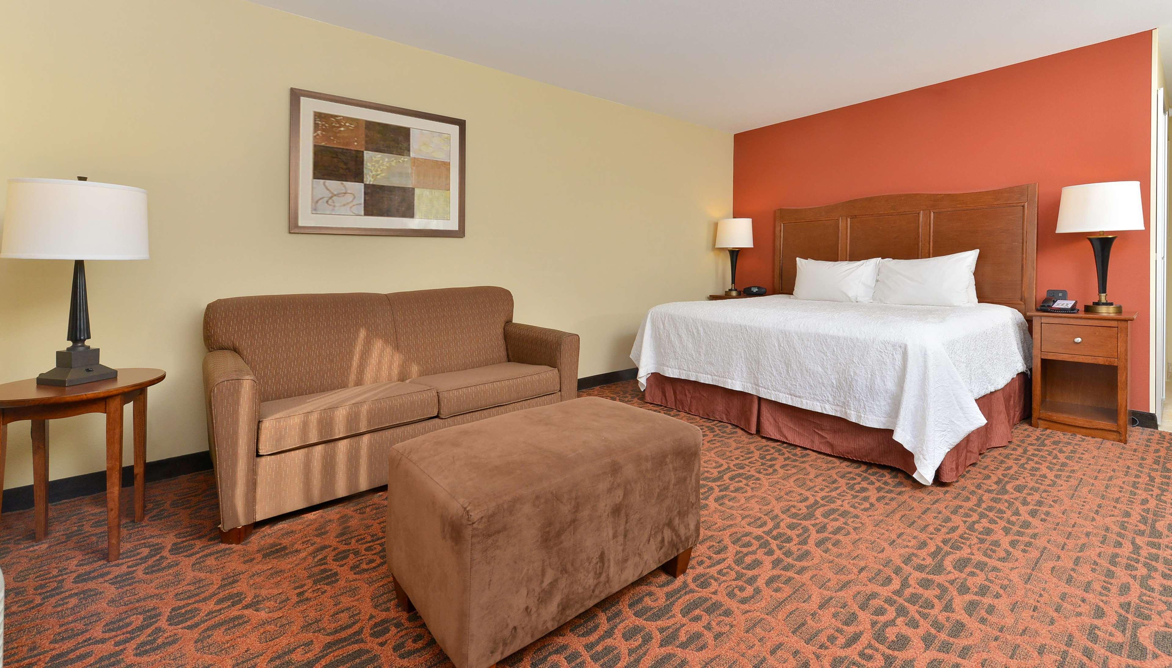 Hampton Inn Muscatine Bagian luar foto
