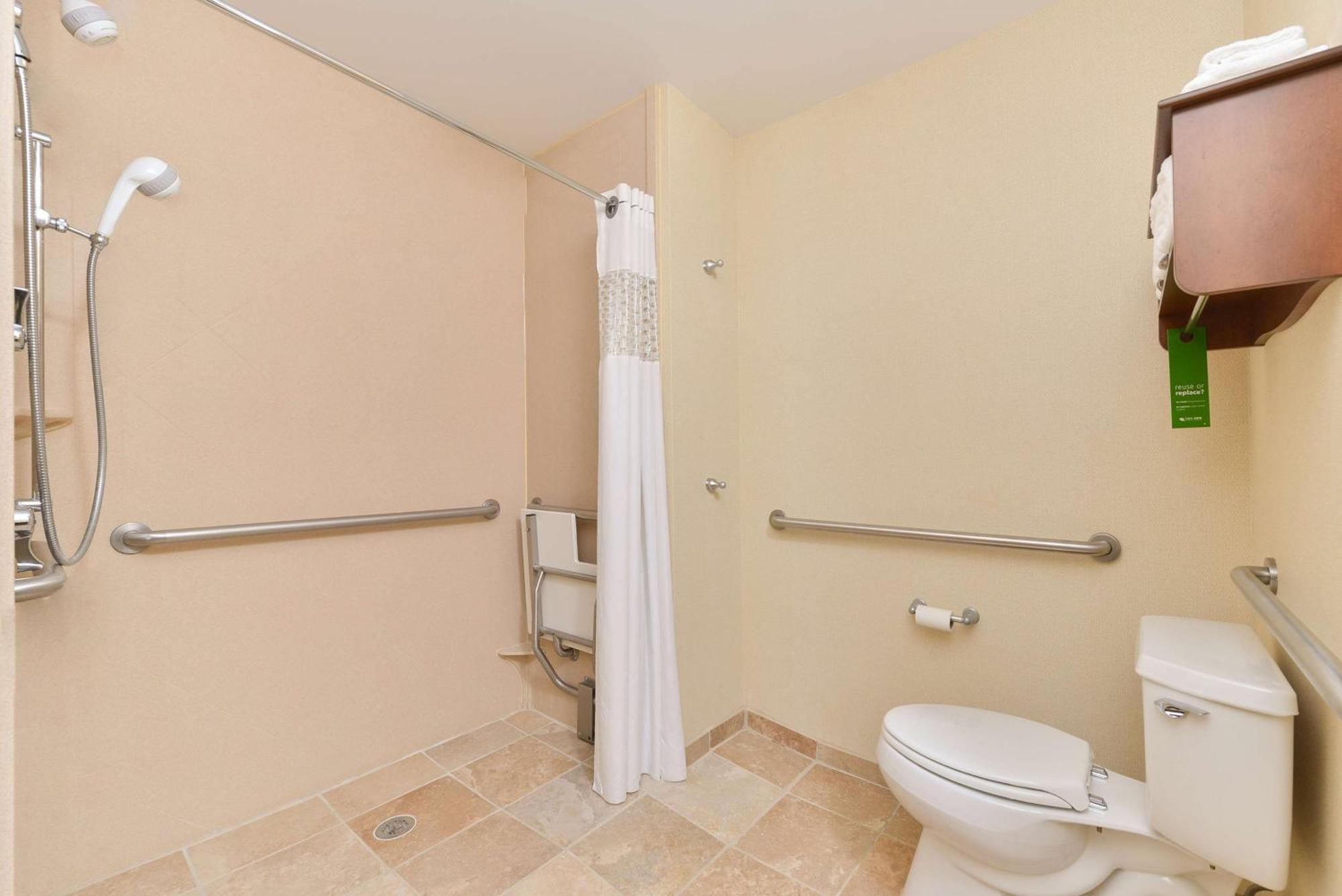 Hampton Inn Muscatine Bagian luar foto