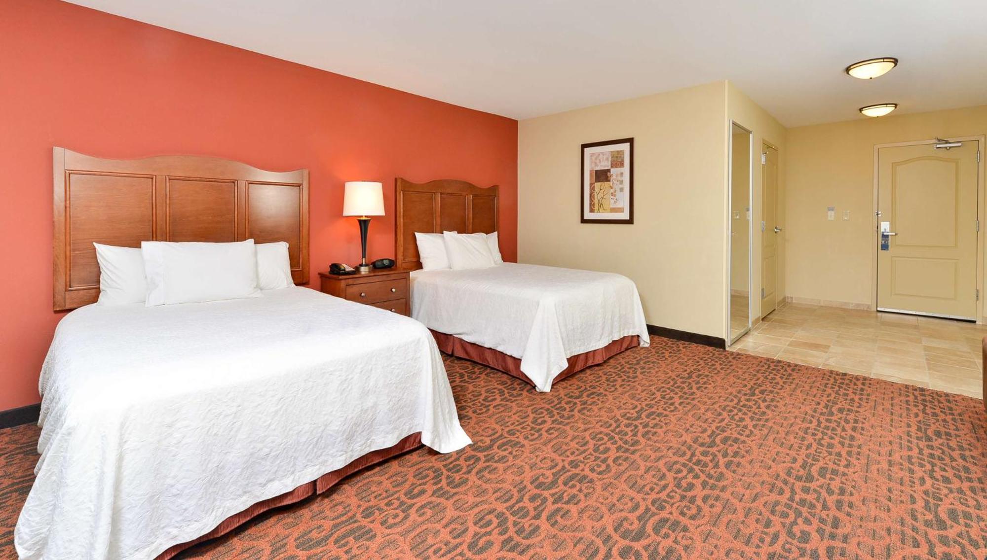 Hampton Inn Muscatine Bagian luar foto