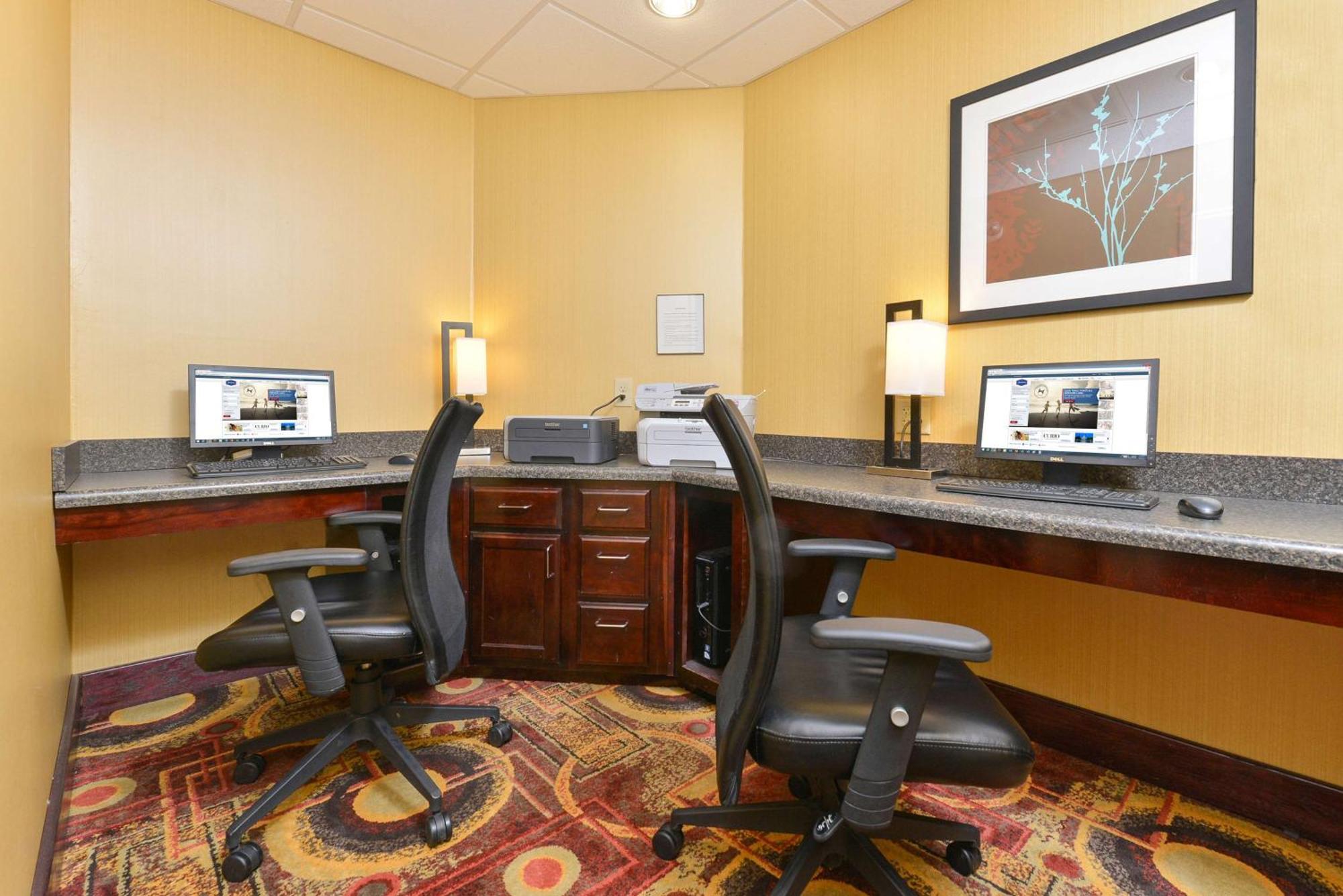 Hampton Inn Muscatine Bagian luar foto