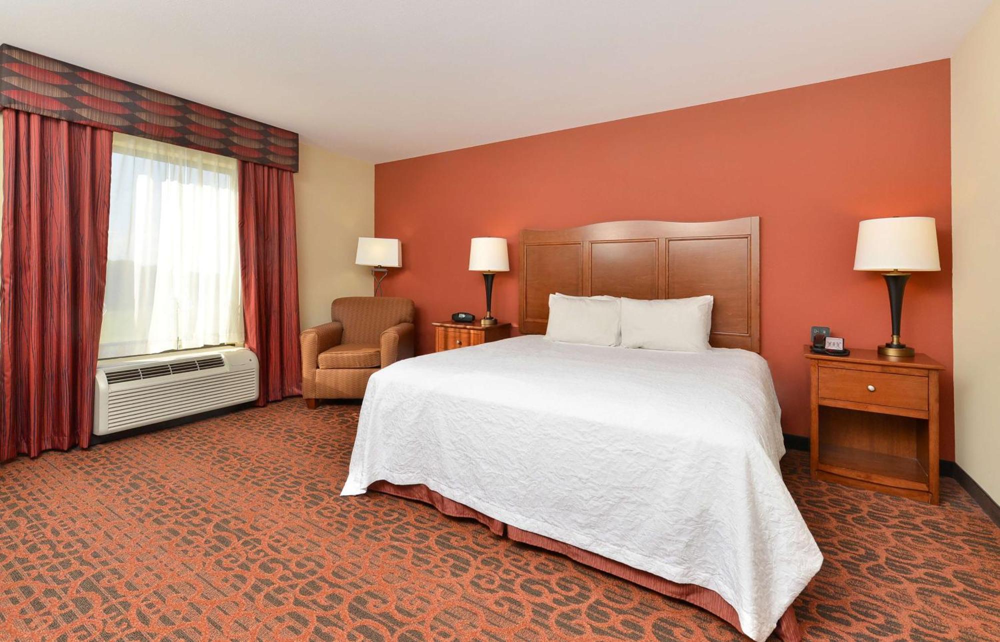 Hampton Inn Muscatine Bagian luar foto