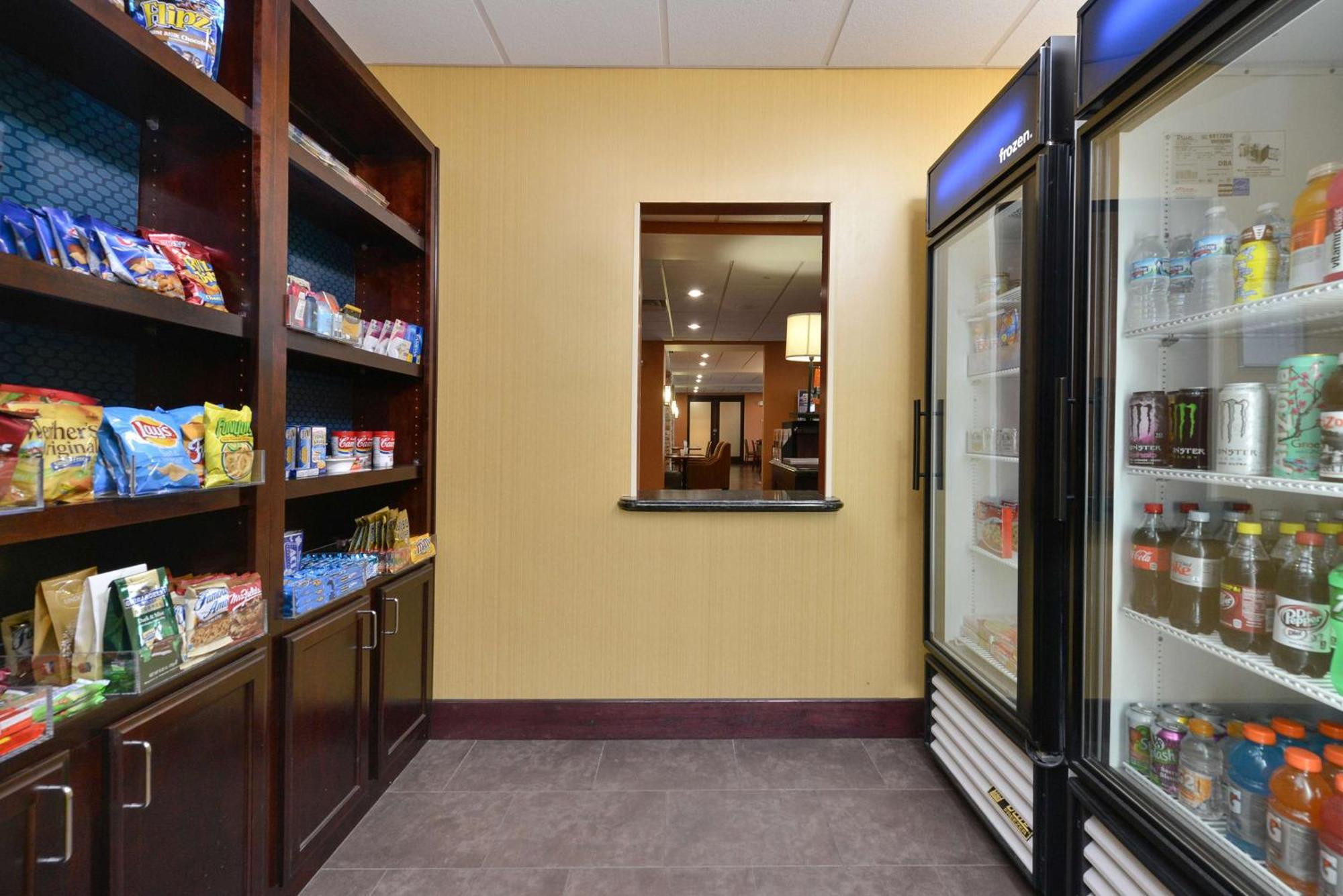 Hampton Inn Muscatine Bagian luar foto