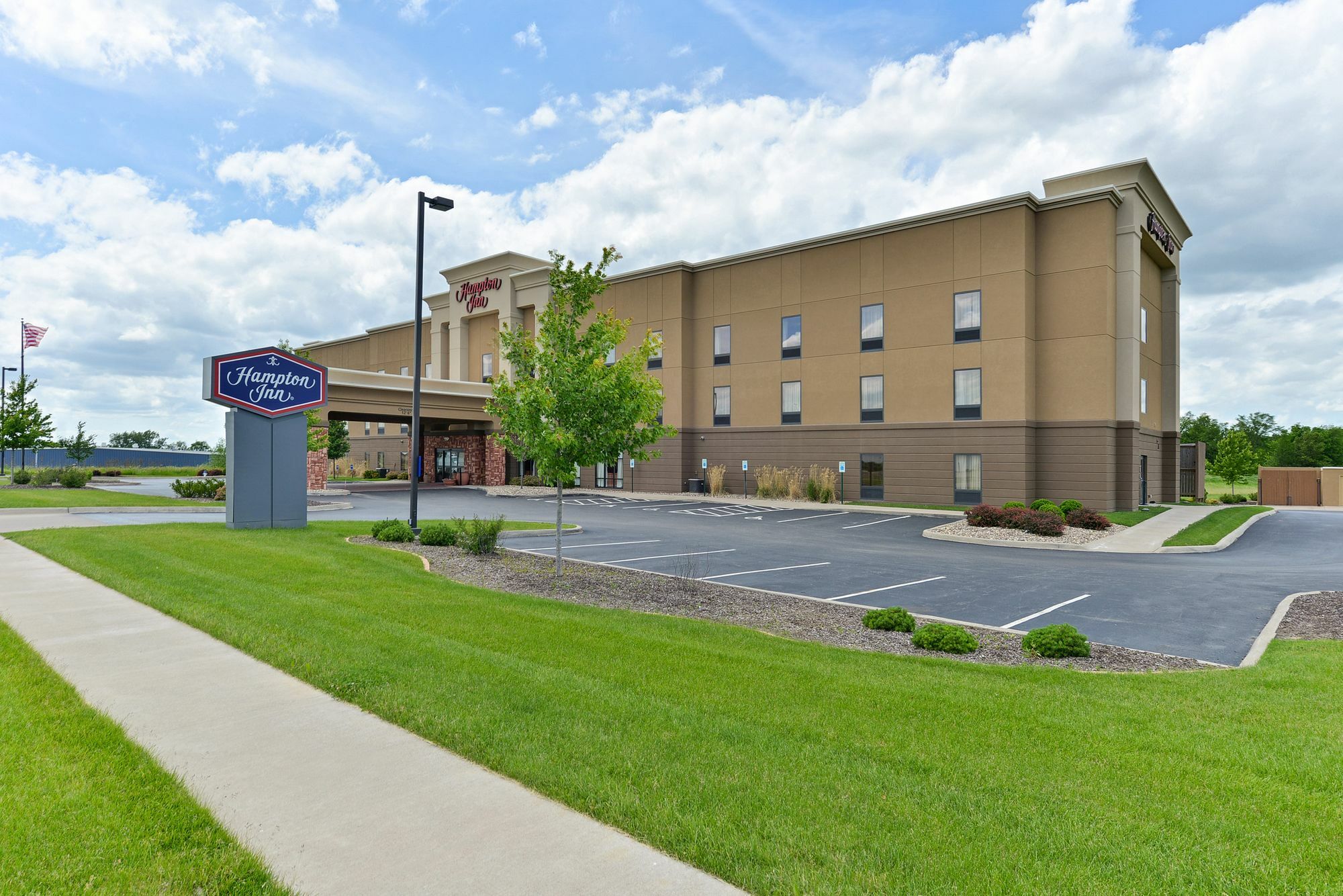 Hampton Inn Muscatine Bagian luar foto